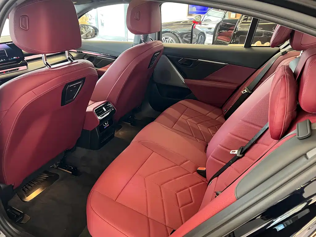 BMW i5 2025 — фото 9