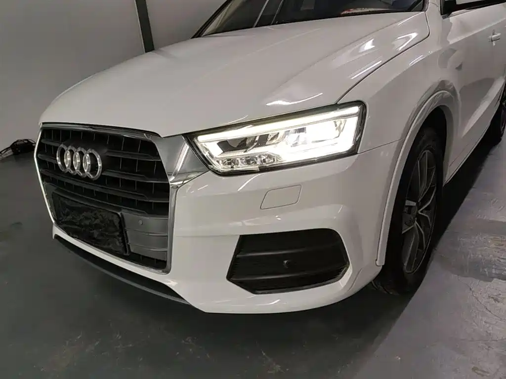 Audi Q3 2018 — фото 24