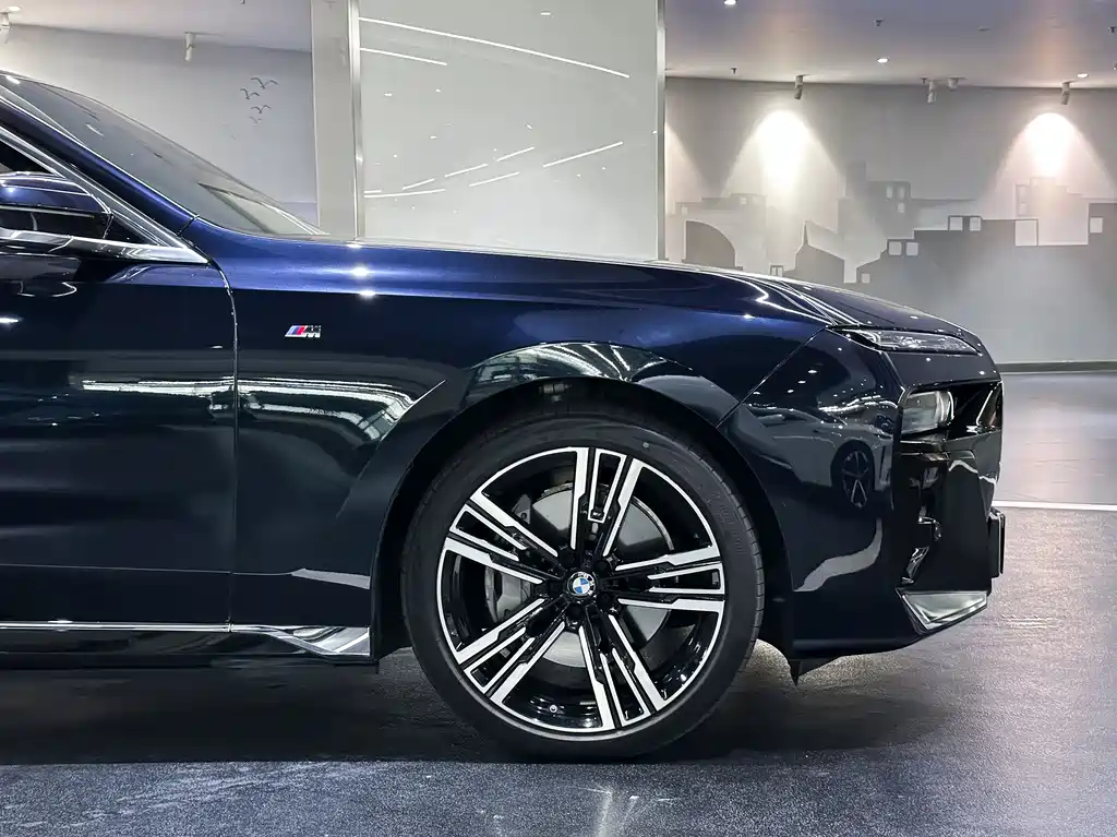 BMW i7 2023 — фото 5