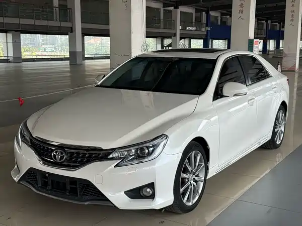 Toyota Reiz 2013