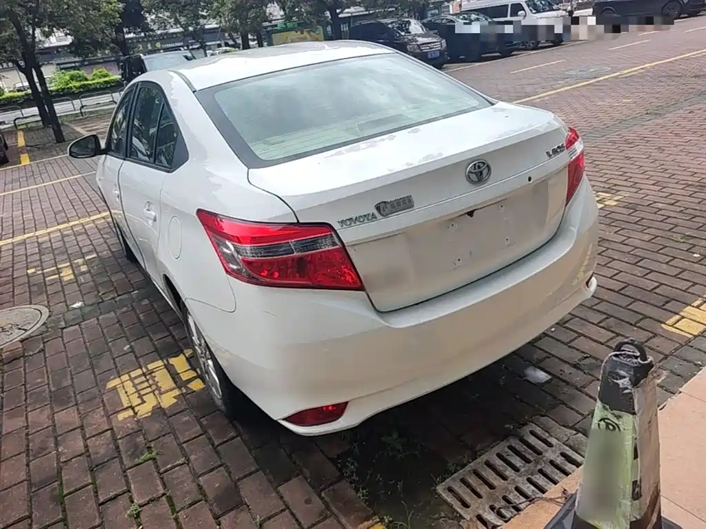 Toyota Vios 2015 — фото 5