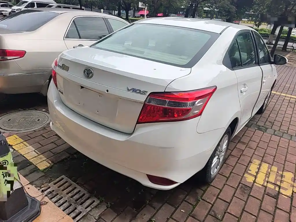 Toyota Vios 2015 — фото 7