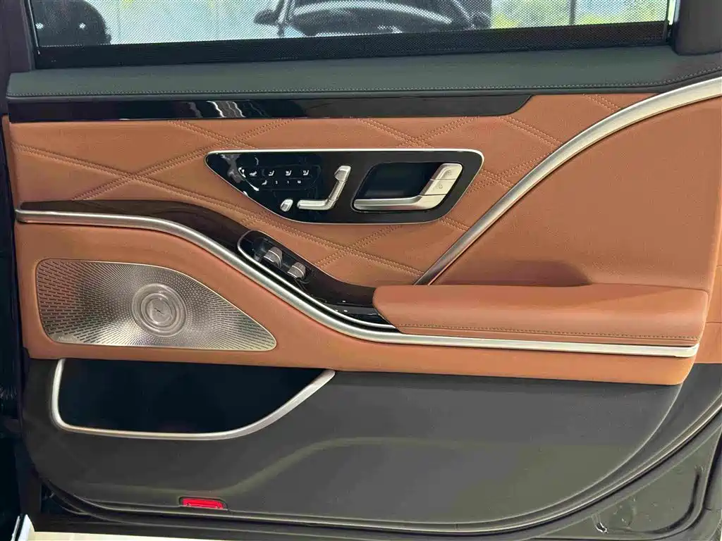 Mercedes-Benz Maybach S-Class 2021 — фото 11
