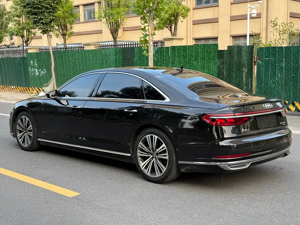 Audi A8 2019 — фото 9