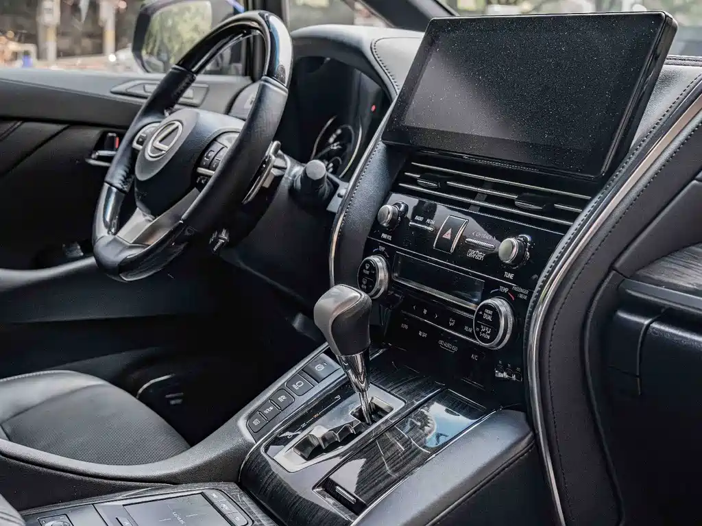Lexus LM 2023 — фото 15