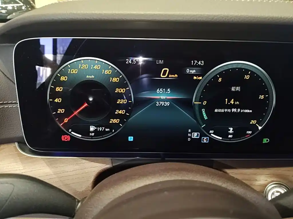 Mercedes-Benz E-Class 2023 — фото 19