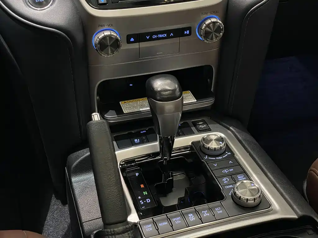 Toyota Land Cruiser 2019 — фото 13