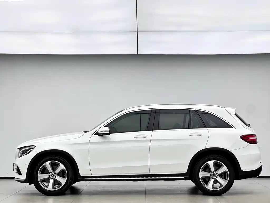 Mercedes-Benz GLC 2017 — фото 16