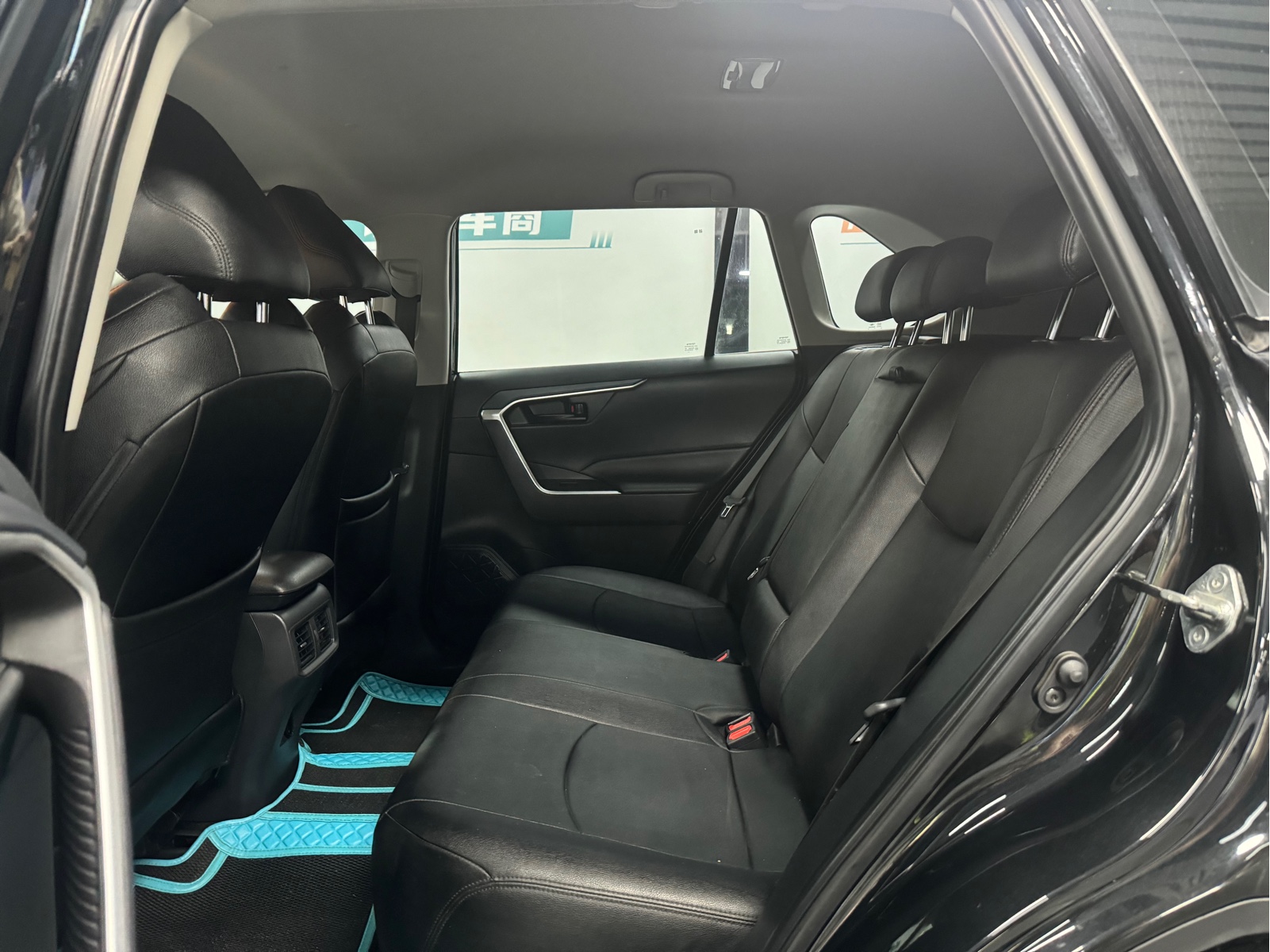Toyota Wildlander 2022 — фото 10