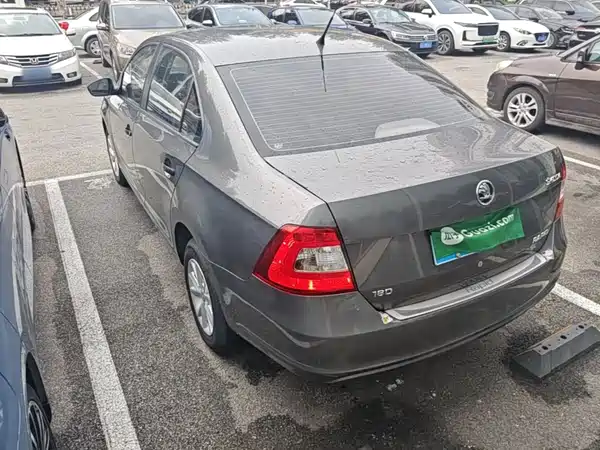 Skoda Rapid 2015