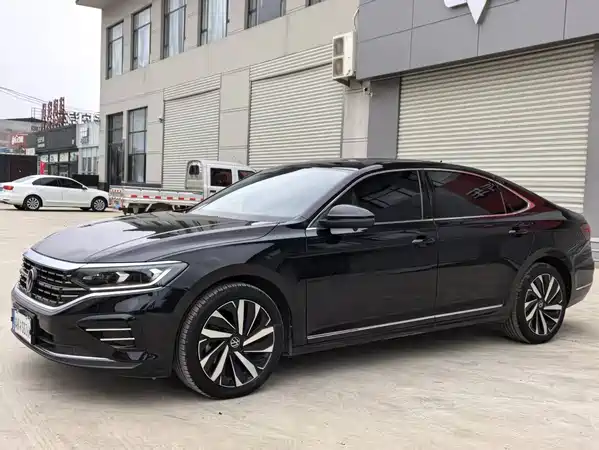 Volkswagen Passat 2023