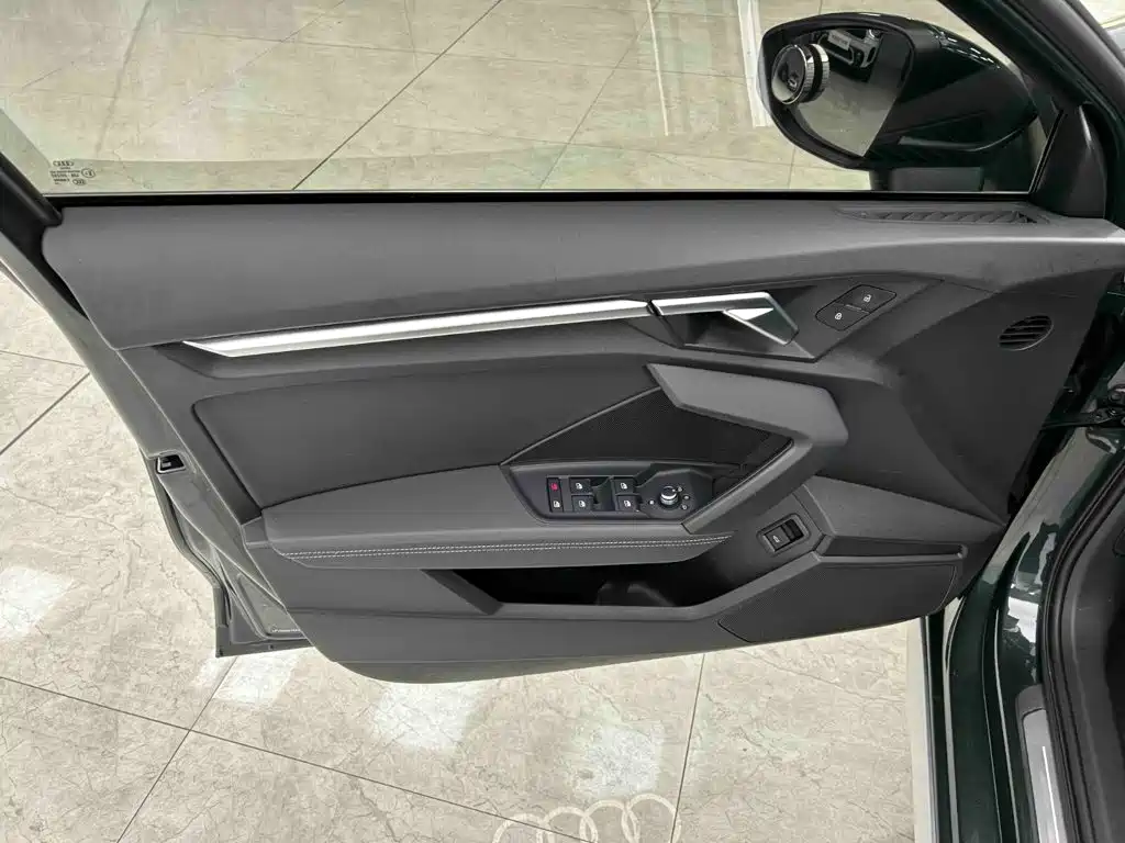 Audi A3 2023 — фото 10