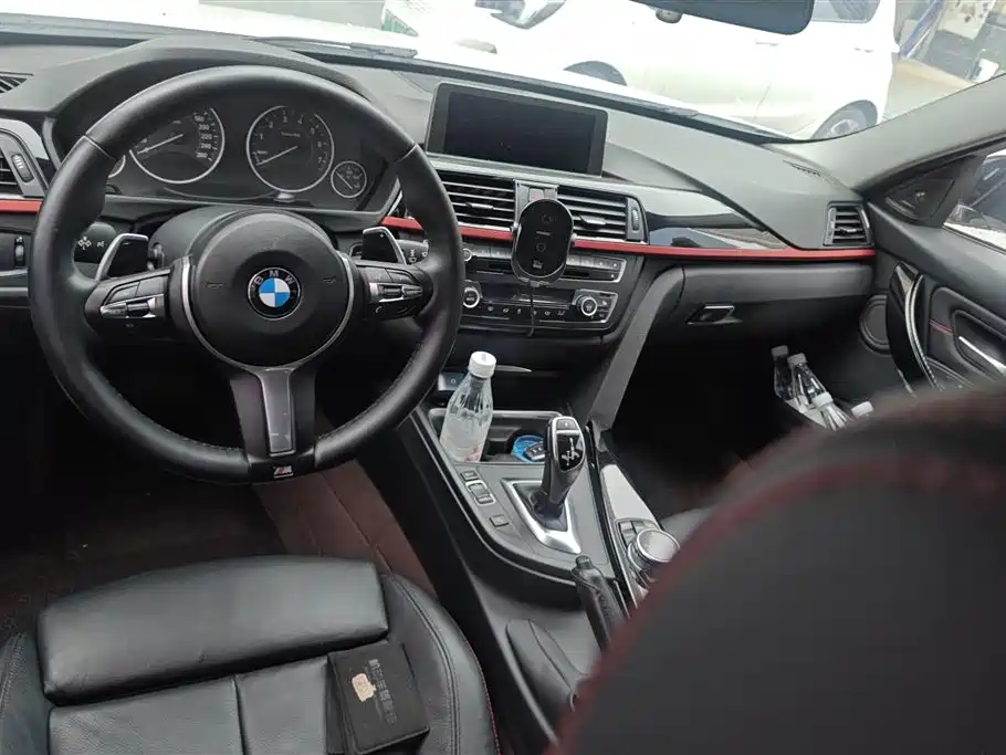 BMW 3 Series 2015 — фото 12