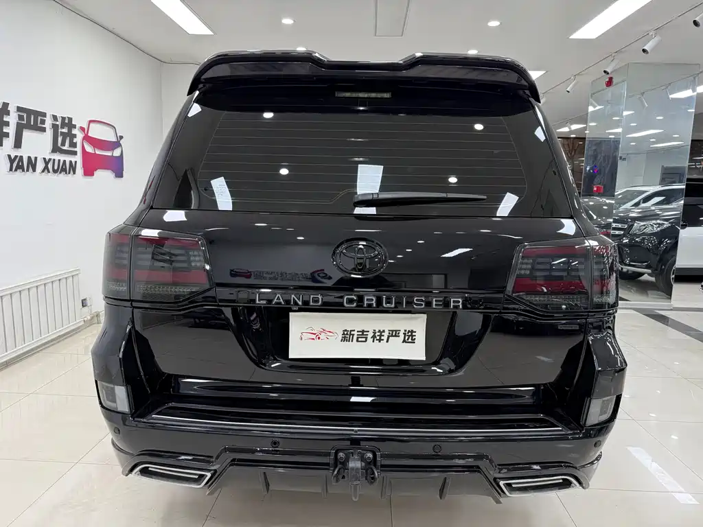 Toyota Land Cruiser 2018 — фото 16