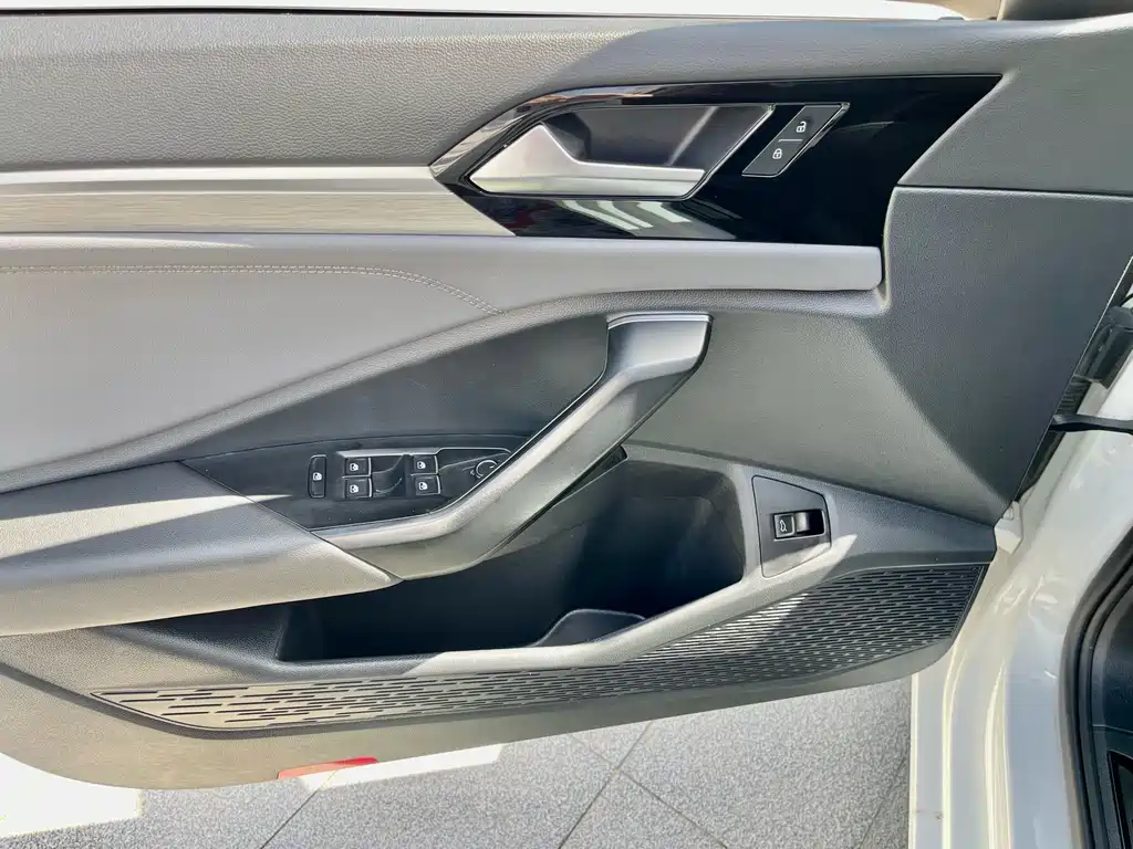 Volkswagen Sagitar 2022 — фото 22