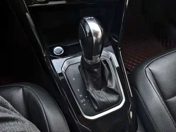 Volkswagen T-Roc 2019