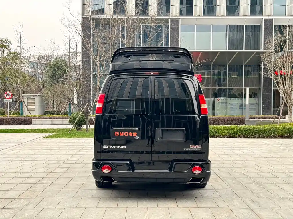 GMC Savana 2017 — фото 6