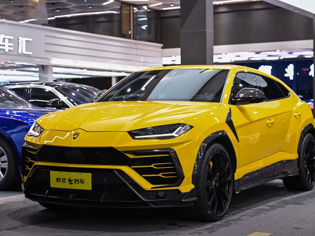 Lamborghini Urus 2023 — фото 1