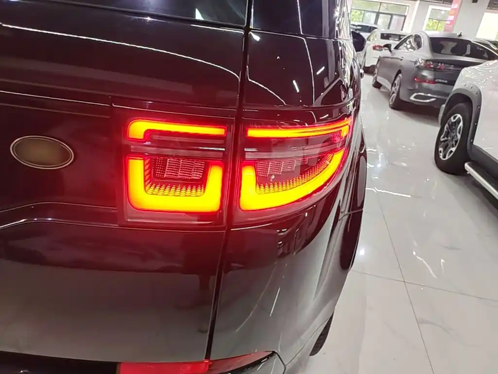 Land Rover Discovery Sport 2020 — фото 8