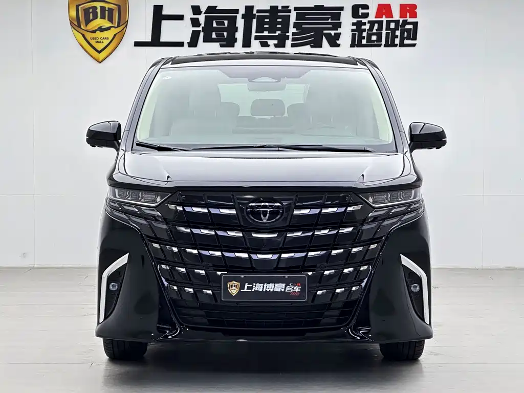 Toyota Alphard — фото 4