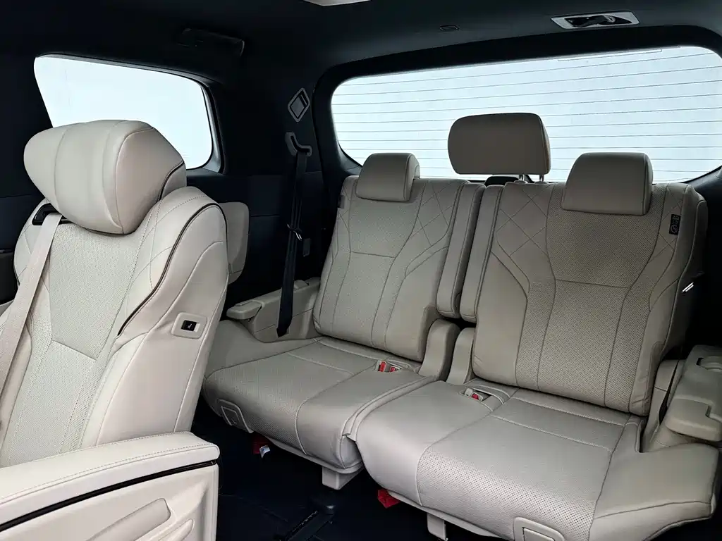 Toyota Alphard — фото 14