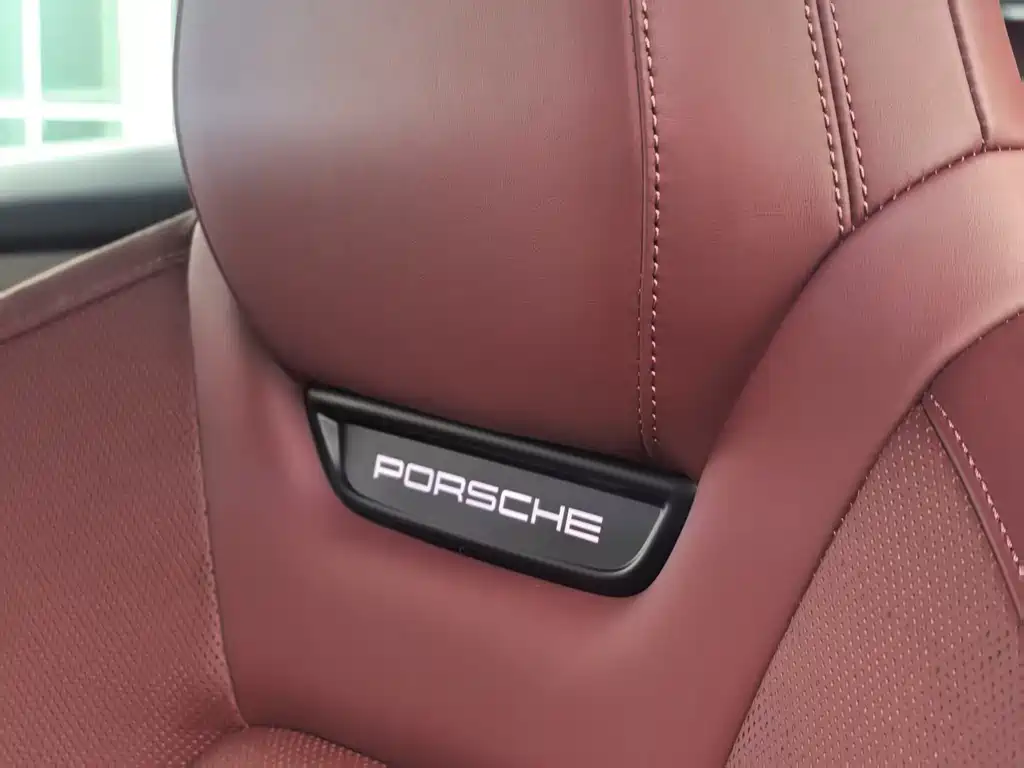Porsche Macan EV 2024 — фото 13