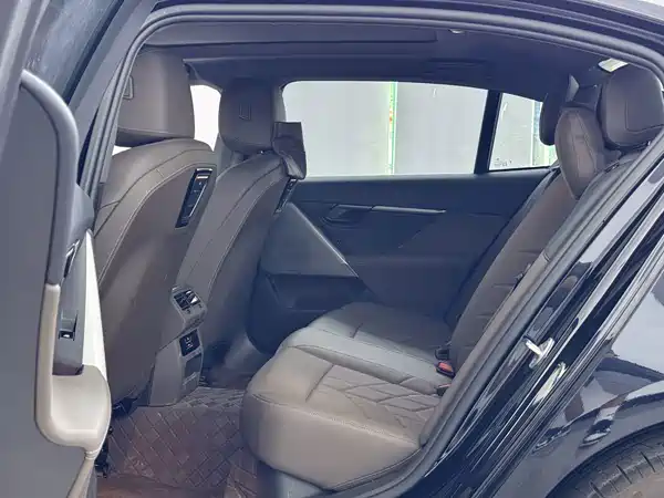 BMW 5 Series 2025