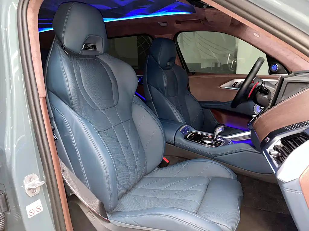 BMW XM 2024 — фото 13