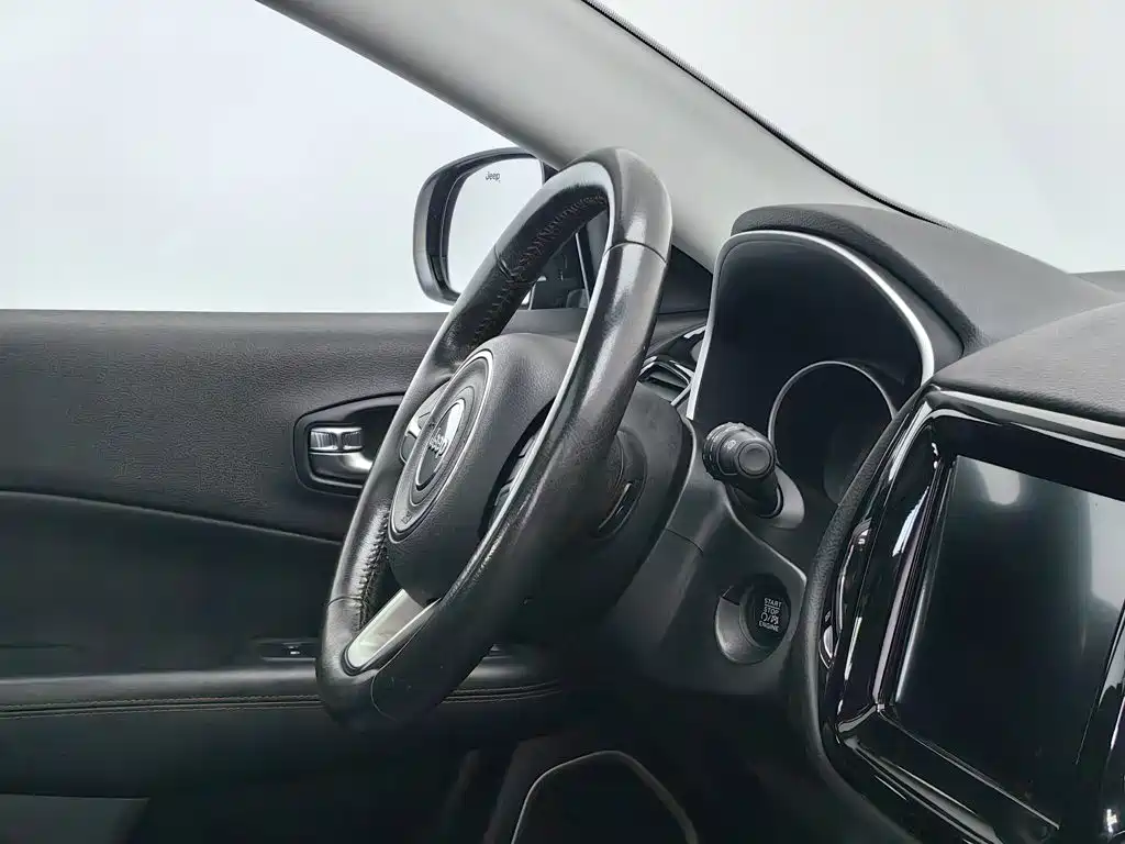 Jeep Compass 2020 — фото 22