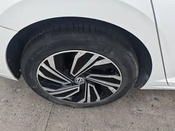 Volkswagen Sagitar 2021