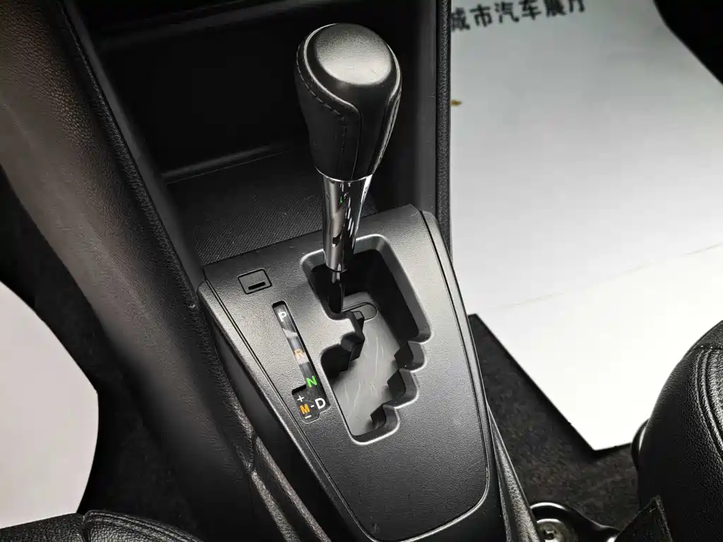 Toyota Yaris L 2020 — фото 15
