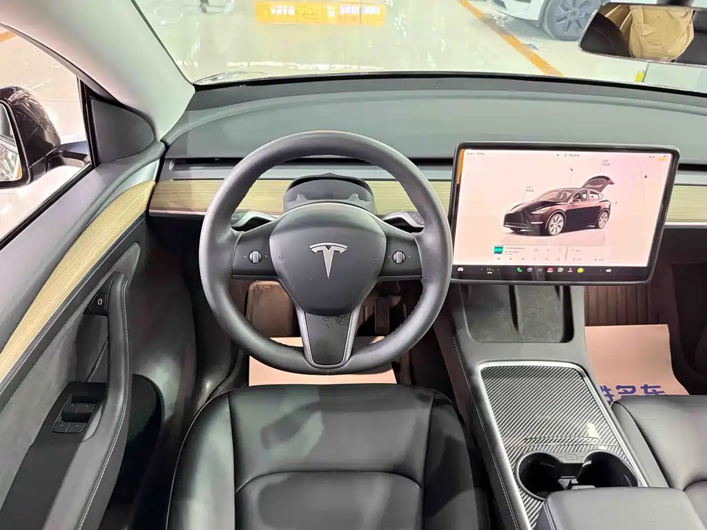 Tesla Model Y 2023 — фото 10