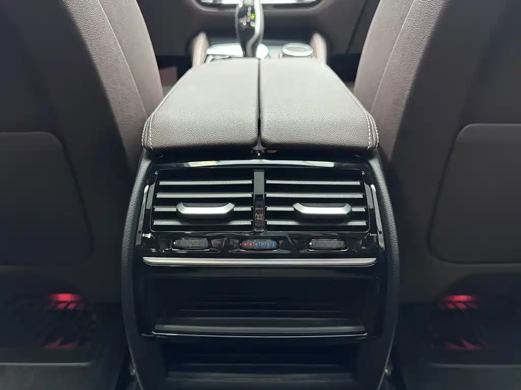 BMW 5 Series 2023 — фото 14