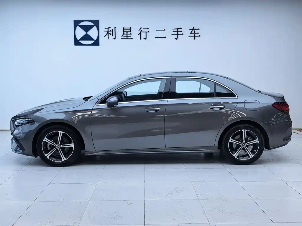 Mercedes-Benz A-Class 2023 — фото 2