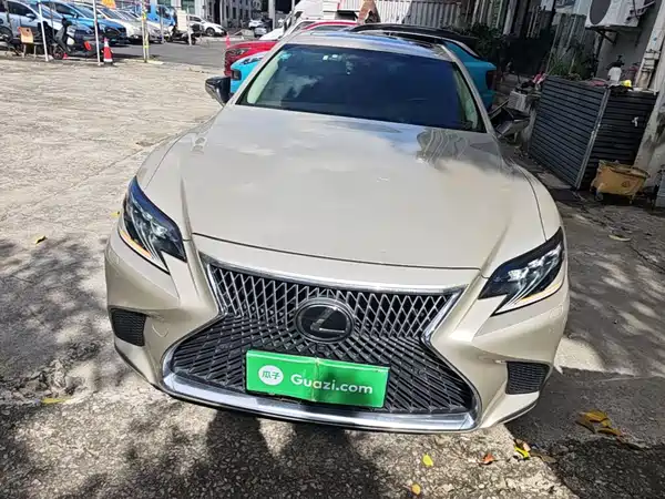 Lexus LS 2018
