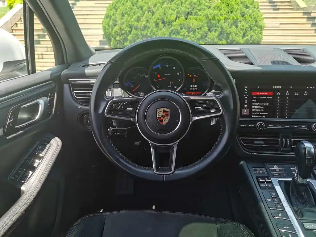 Porsche Macan 2019 — фото 22