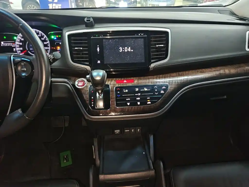 Honda Odyssey 2016 — фото 13
