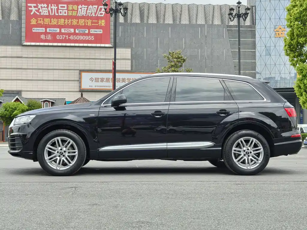 Audi Q7 2018 — фото 19