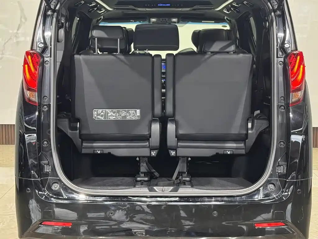 Toyota Alphard 2018 — фото 23