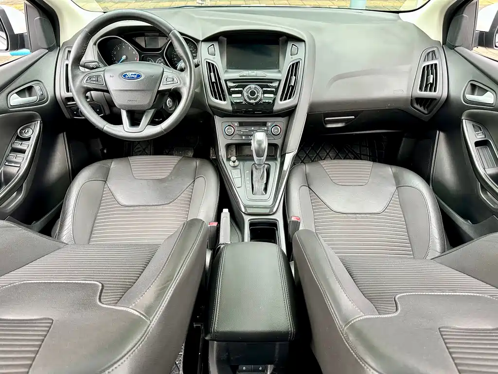 Ford Focus 2016 — фото 40