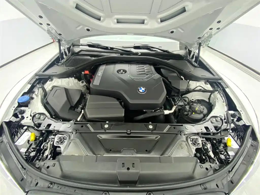 BMW 3 Series 2025 — фото 12