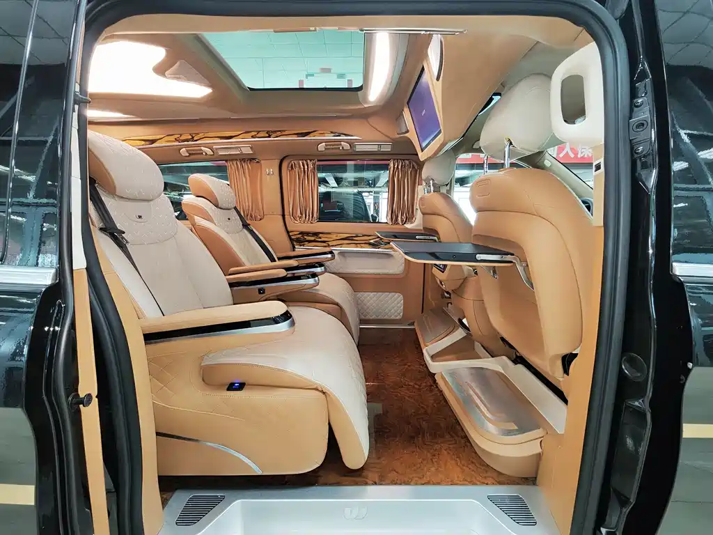Mercedes-Benz V-Class 2020 — фото 9