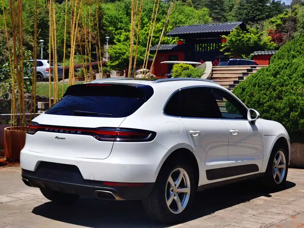 Porsche Macan 2019 — фото 10