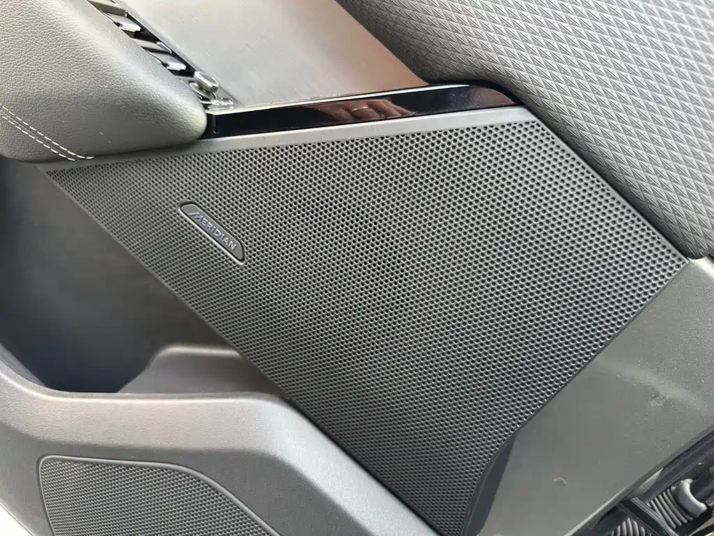 Land Rover Velar 2018 — фото 15
