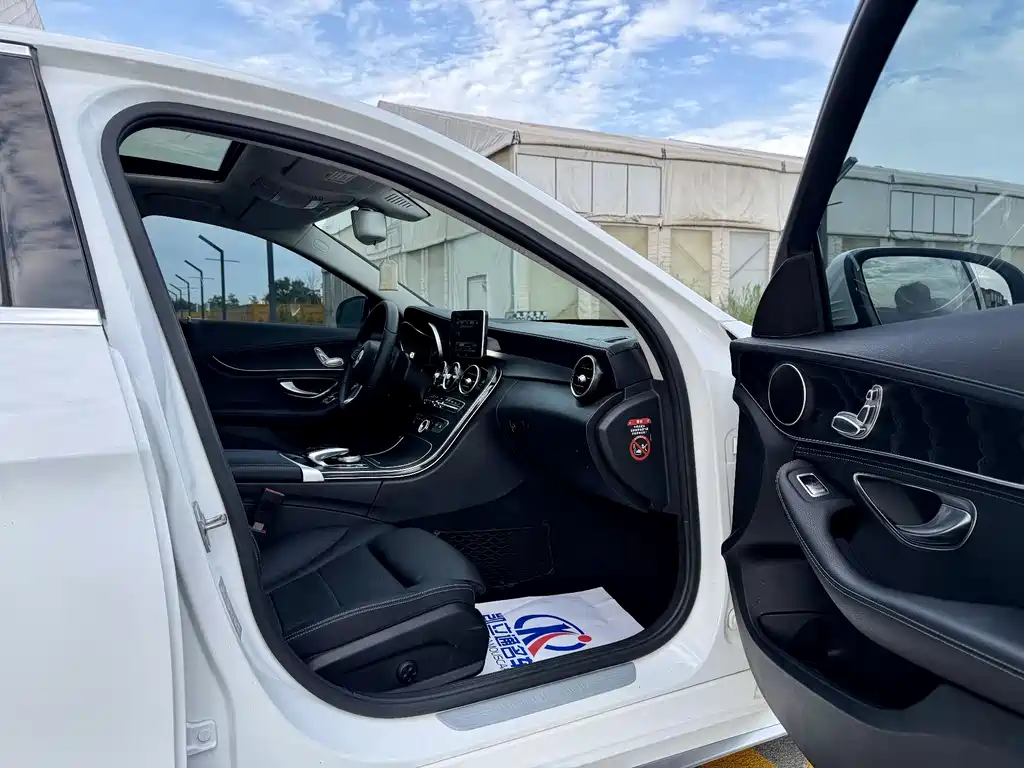 Mercedes-Benz C-Class 2019 — фото 10