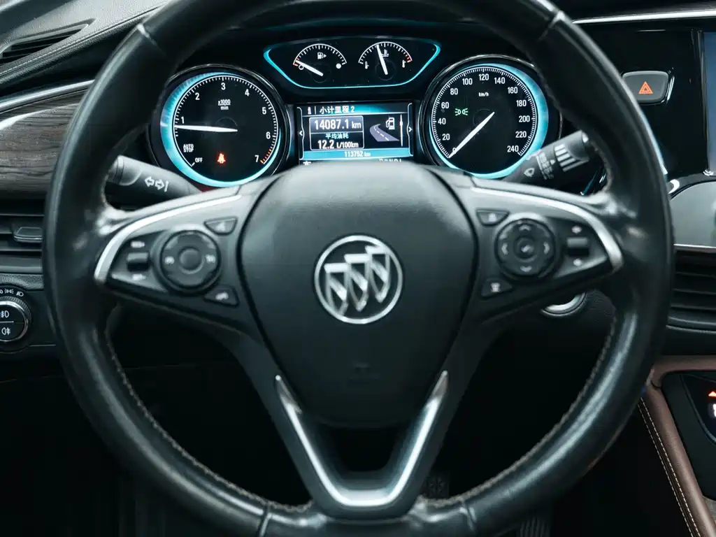 Buick Envision Plus 2017 — фото 11