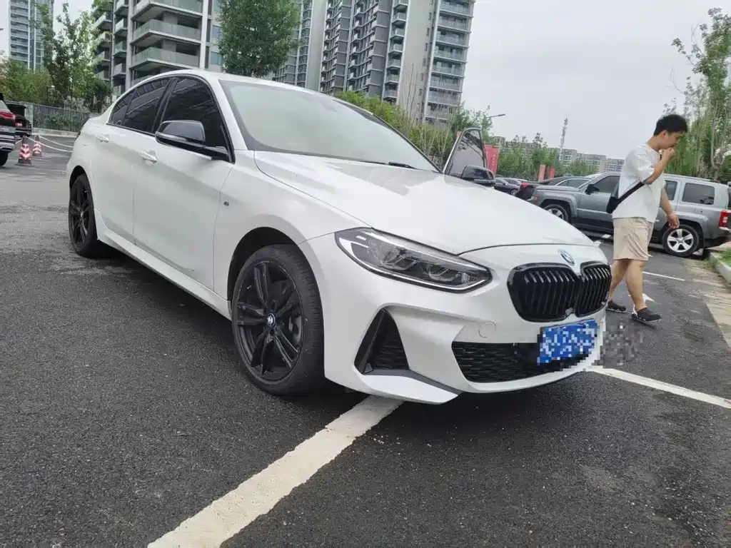 BMW 1 Series 2021