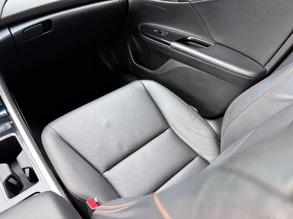 Honda Accord 2018 — фото 10