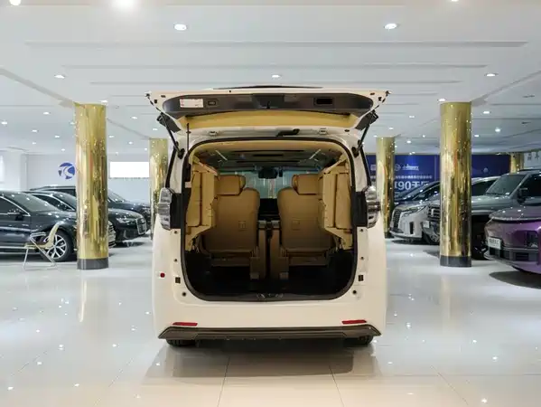 Toyota Vellfire 2023