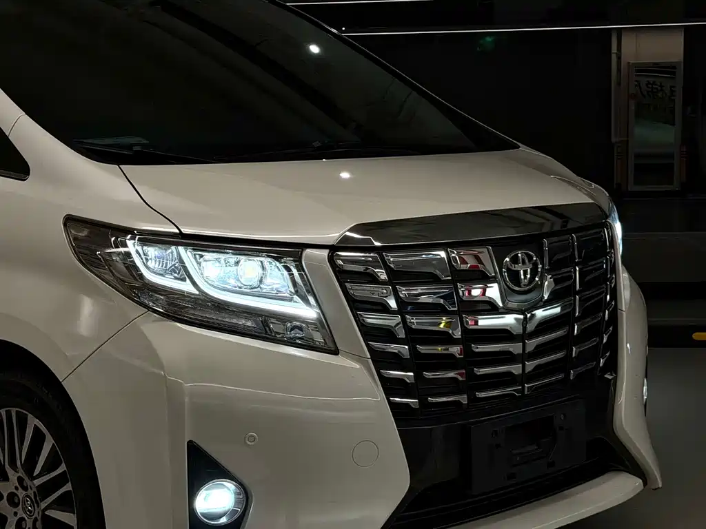 Toyota Alphard 2016 — фото 21
